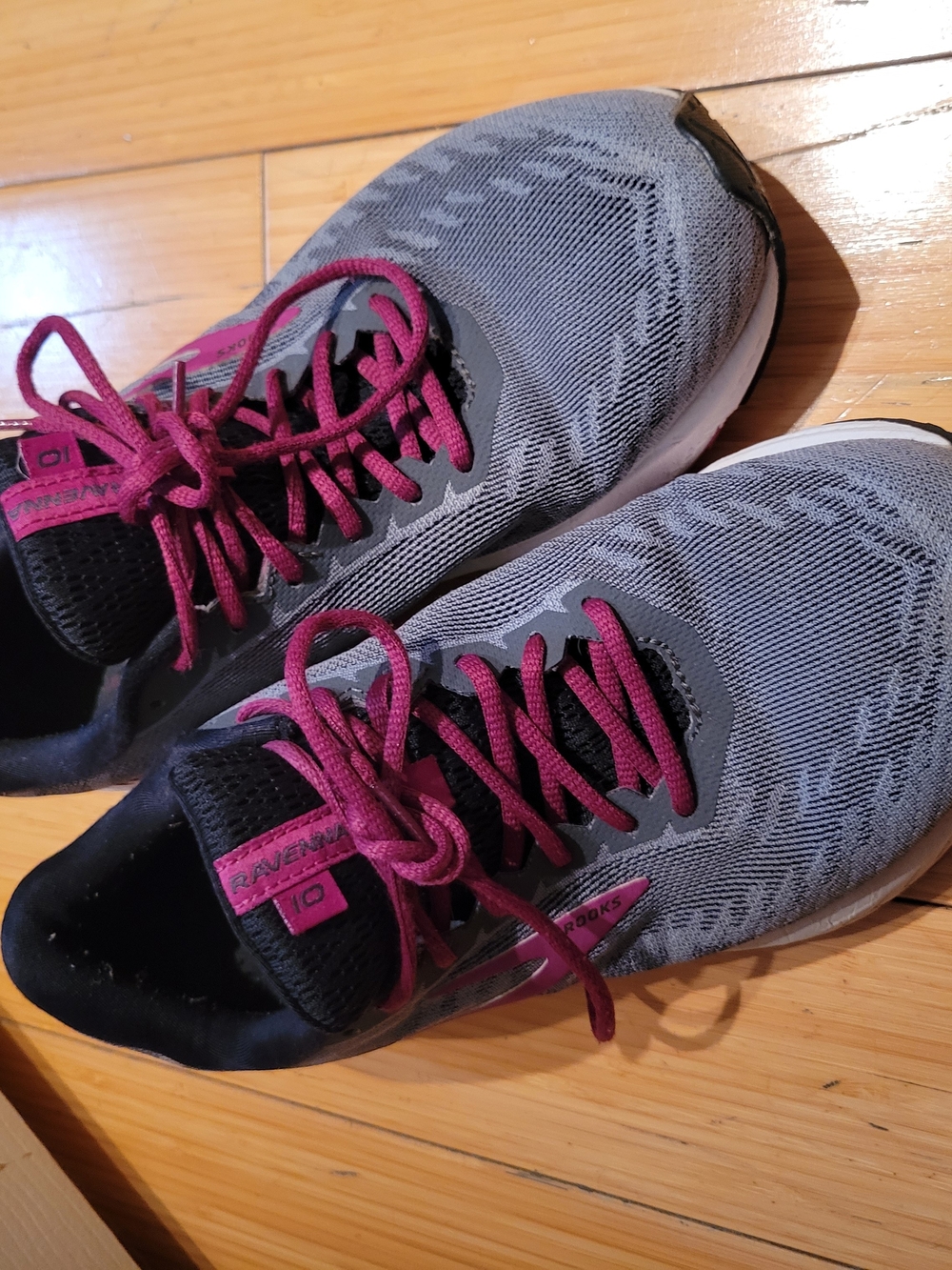 Brooks Women's Gray Running Shoes with Magenta Accents